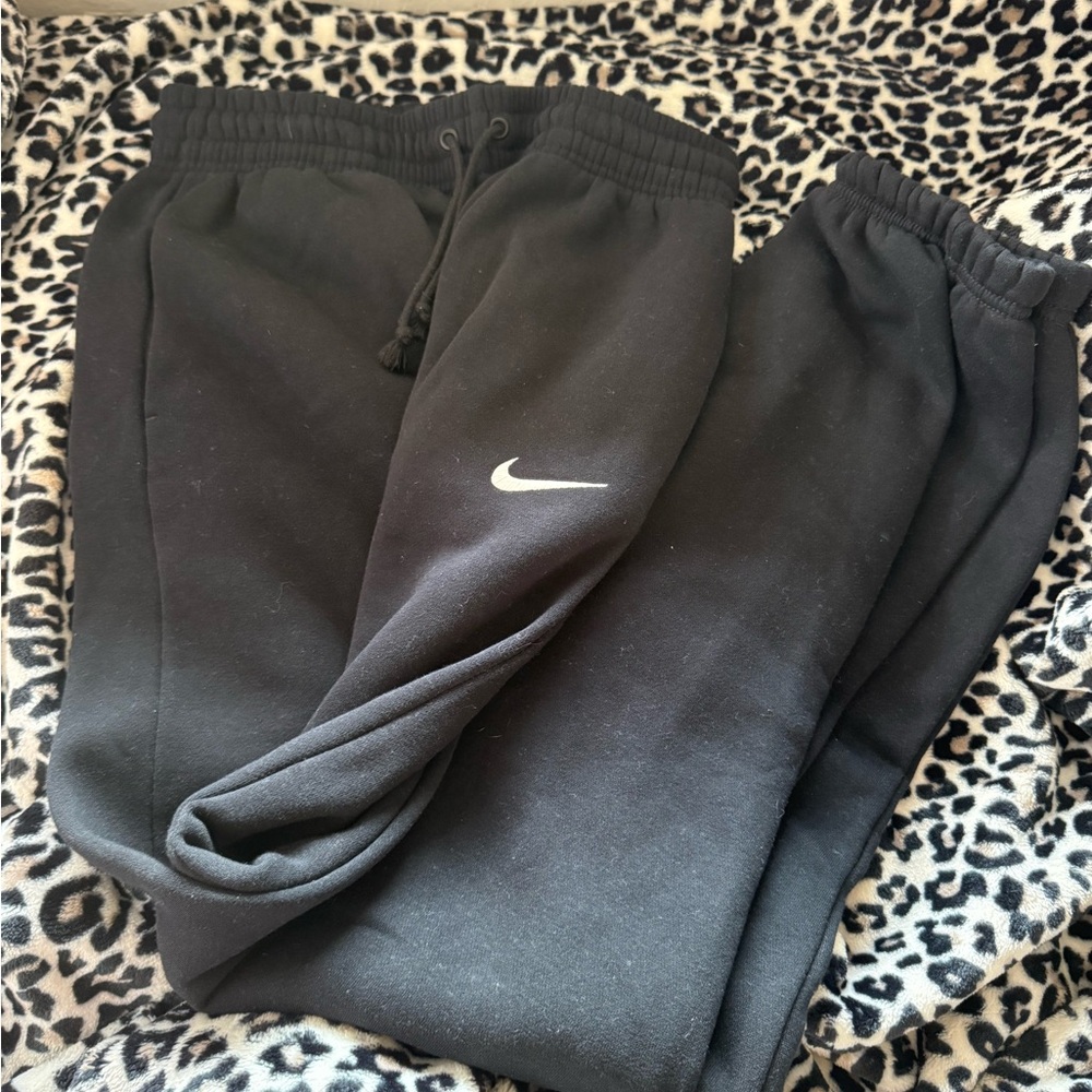 Nike Black Sweatpants Athletic Comfort